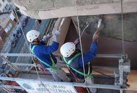 Refuerzos estructurales en edificio con acceso por cuerda